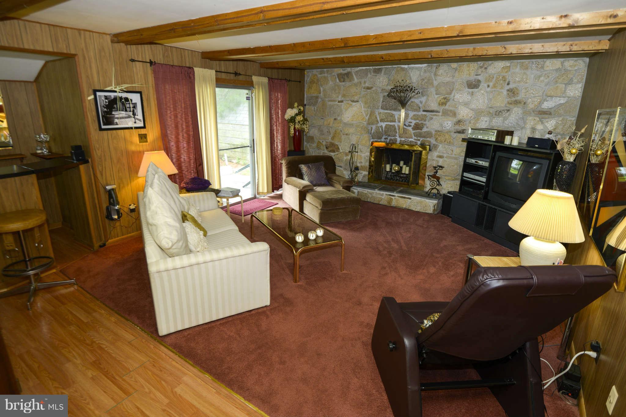 9719 Eustice Road Randallstown, MD 21133 - Photo 8 of 21 Family Room