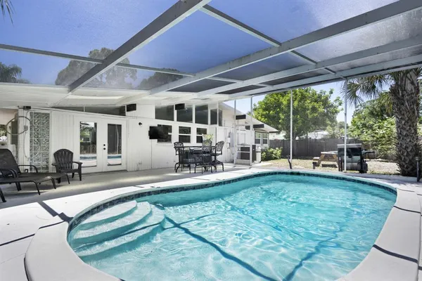 $6,000 | 2213 Wason Road, Unit 2, Sarasota, FL 34231