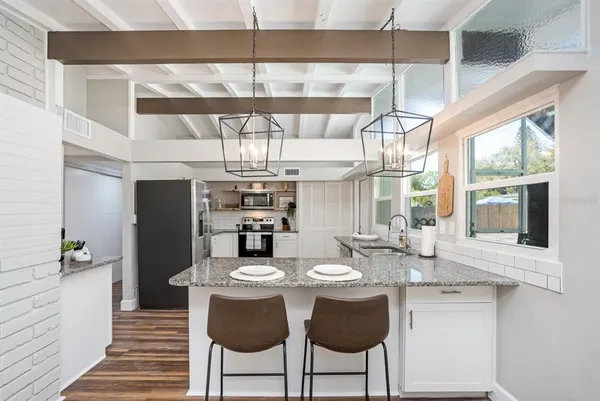 $6,000 | 2213 Wason Road, Unit 2, Sarasota, FL 34231