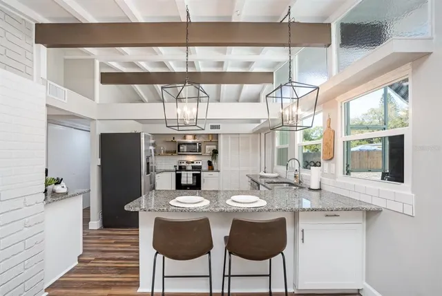 $6,000 | 2213 Wason Road, Unit 2, Sarasota, FL 34231