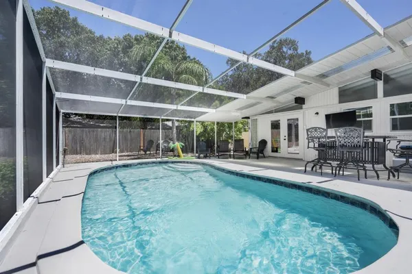 $6,000 | 2213 Wason Road, Unit 2, Sarasota, FL 34231