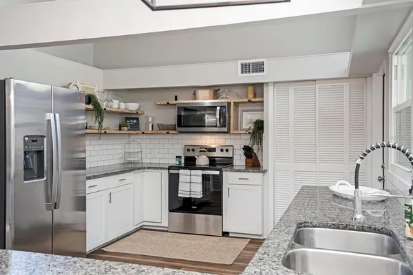 $6,000 | 2213 Wason Road, Unit 2, Sarasota, FL 34231