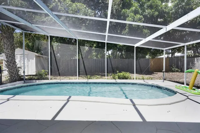 $6,000 | 2213 Wason Road, Unit 2, Sarasota, FL 34231