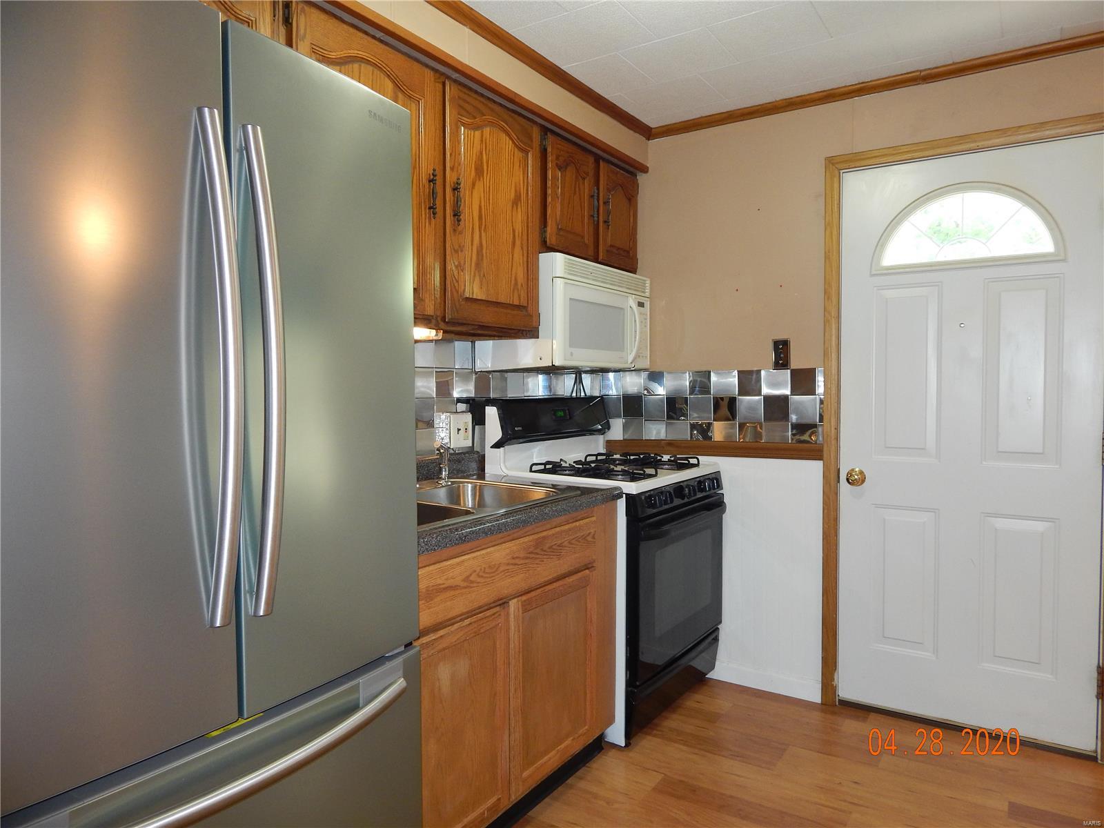 604 Middle Street Prairie du Rocher, IL 62277 - Photo 8 of 32