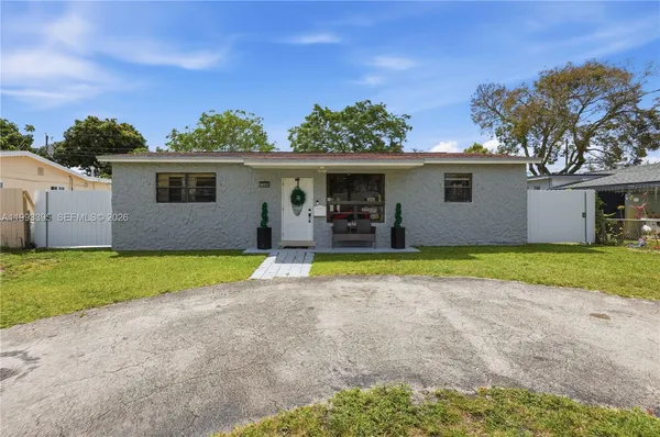 $3,100 | 7390 Cleveland Street, Hollywood, FL 33024