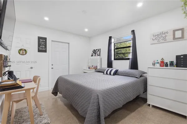 $3,100 | 7390 Cleveland Street, Hollywood, FL 33024