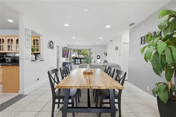 $3,100 | 7390 Cleveland Street, Hollywood, FL 33024