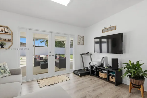 $3,100 | 7390 Cleveland Street, Hollywood, FL 33024