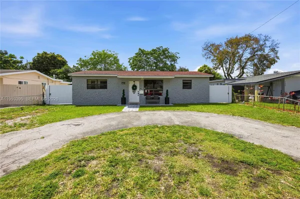 $3,100 | 7390 Cleveland Street, Hollywood, FL 33024