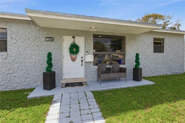 $3,100 | 7390 Cleveland Street, Hollywood, FL 33024