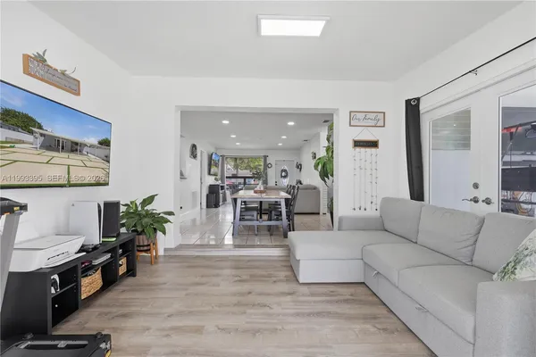 $3,100 | 7390 Cleveland Street, Hollywood, FL 33024