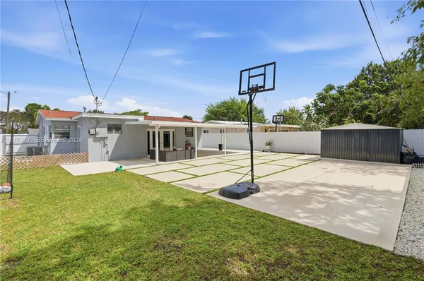 $3,100 | 7390 Cleveland Street, Hollywood, FL 33024