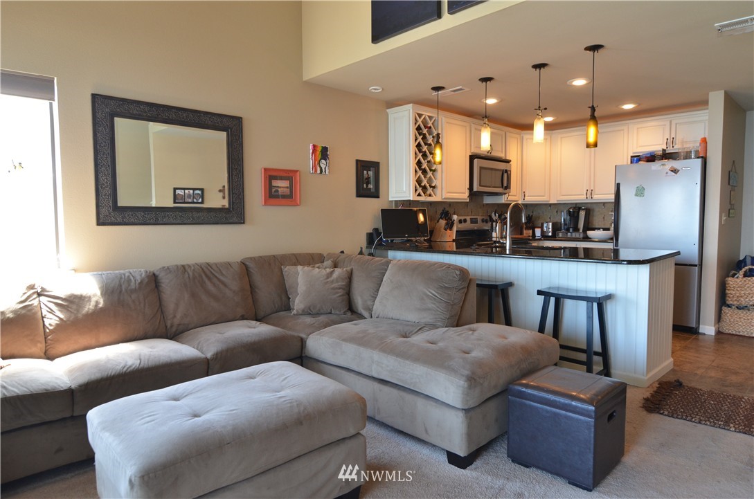 60 South Lakeshore Road, Unit 2H Chelan, WA 98816 - Photo 2 of 11 Gallery Image 2