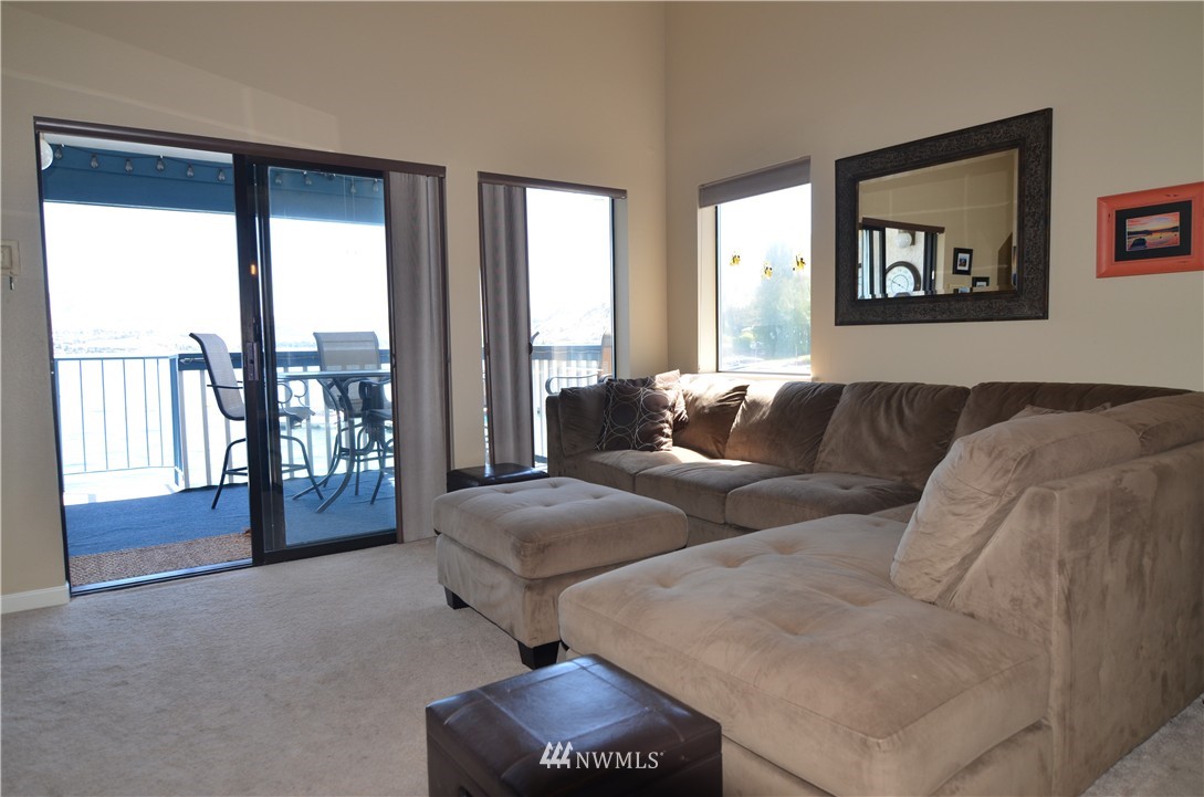 60 South Lakeshore Road, Unit 2H Chelan, WA 98816 - Photo 3 of 11 Gallery Image 3