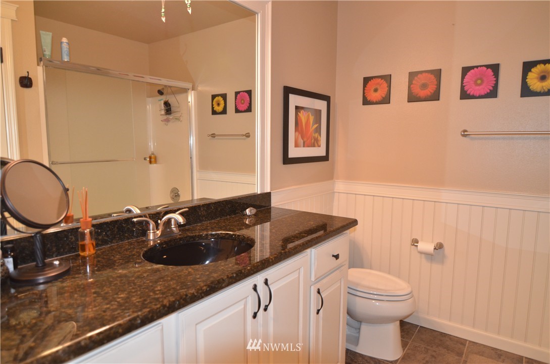 60 South Lakeshore Road, Unit 2H Chelan, WA 98816 - Photo 7 of 11 Gallery Image 7