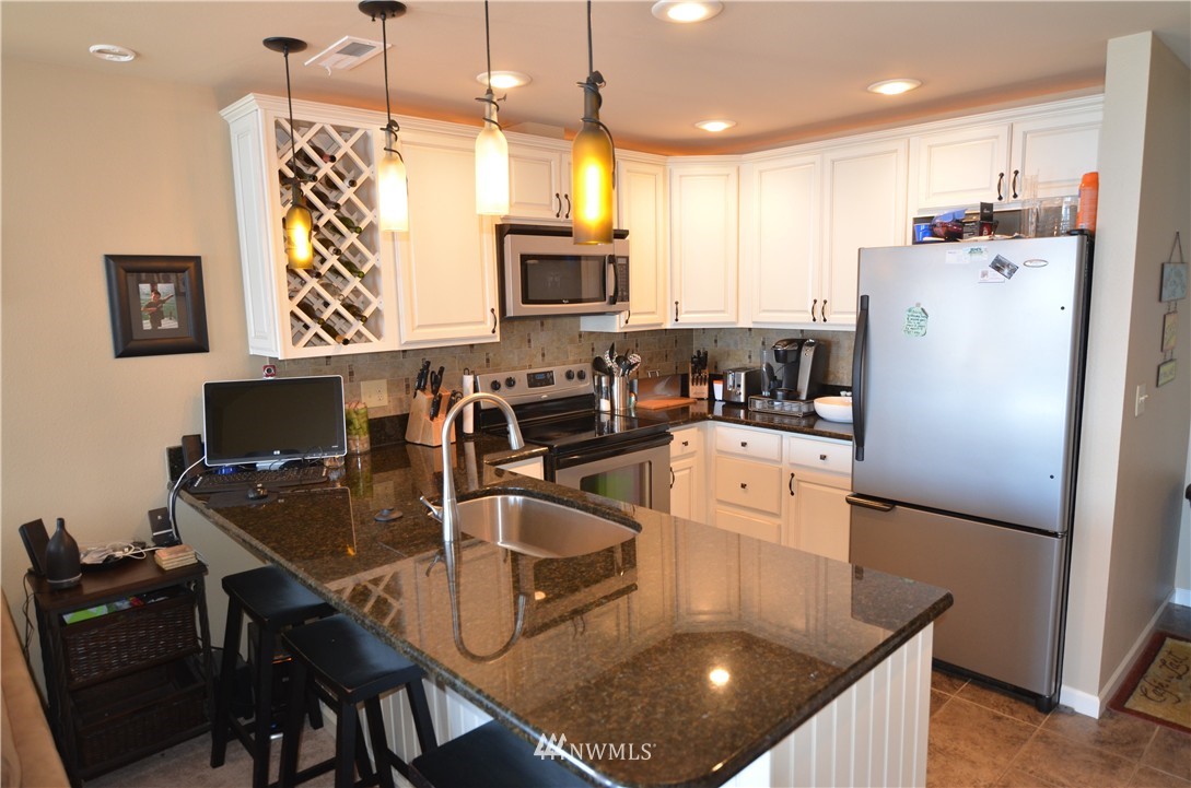 60 South Lakeshore Road, Unit 2H Chelan, WA 98816 - Photo 9 of 11 Gallery Image 9