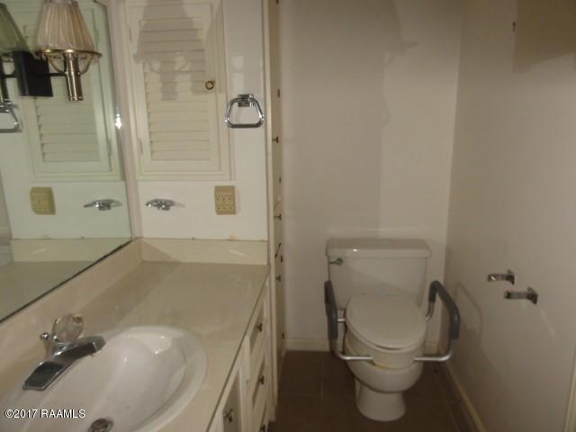 217 Eraste Landry Road Lafayette, LA 70506 - Photo 12 of 15 BATH 1