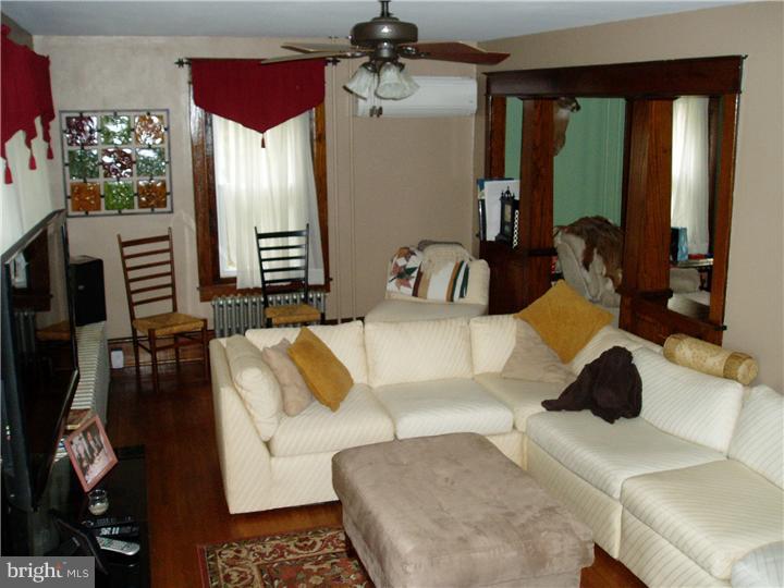 25 Machamer Road Boyertown, PA 19512 - Photo 16 of 25 Living Room