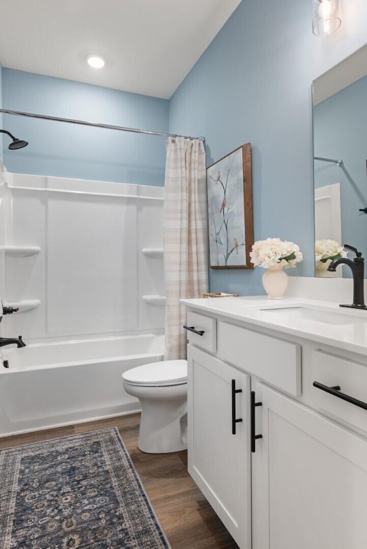 871 Gardenview Way, Unit 93 Chattanooga, TN 37421 - Photo 7 of 17 guest bath