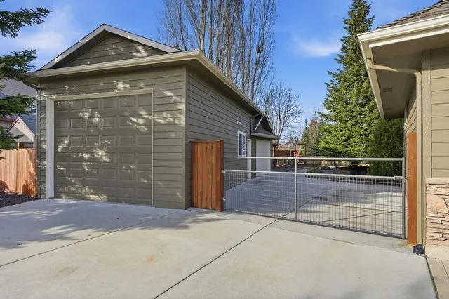 $1,199,000 | 10211 Moss Lane, Spokane, WA 99208