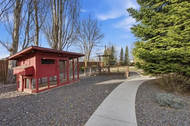 $1,199,000 | 10211 Moss Lane, Spokane, WA 99208