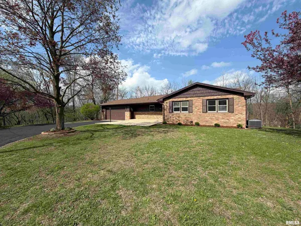 $277,500 | 1890 Sunrise Drive, Galesburg, IL 61401