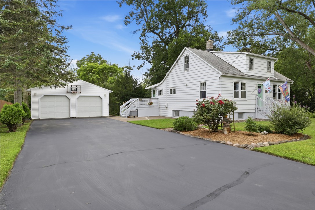 545 Macedon Center Road Perinton, NY 14450 - Photo 2 of 48