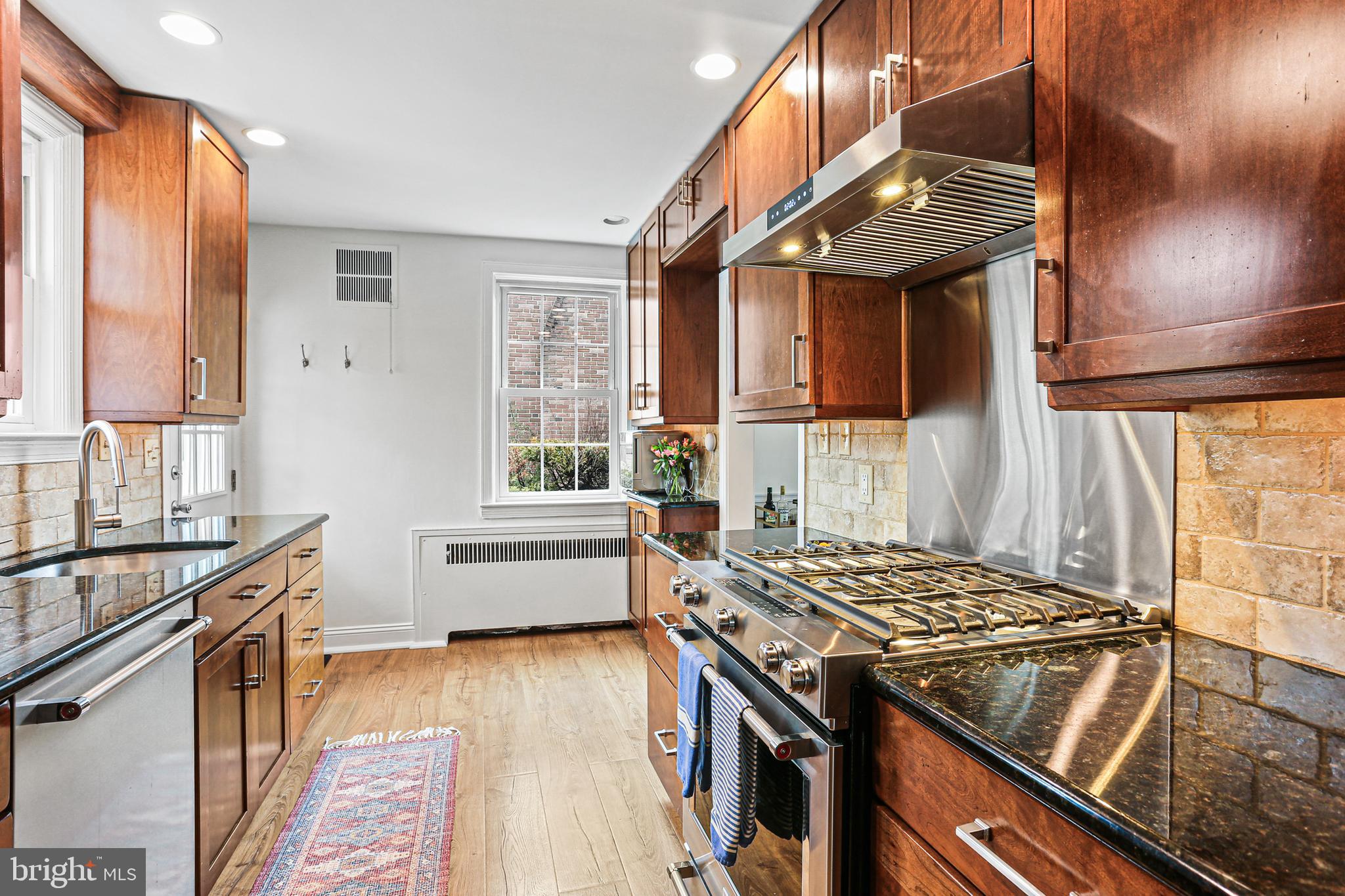 656 Regester Avenue Baltimore, MD 21212 - Photo 9 of 34 Cooks kitchen