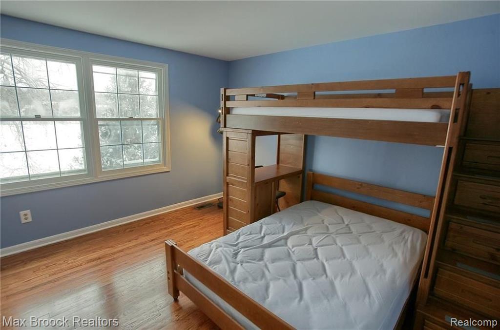 5076 Watergate Road West Bloomfield, MI 48323 - Photo 26 of 41