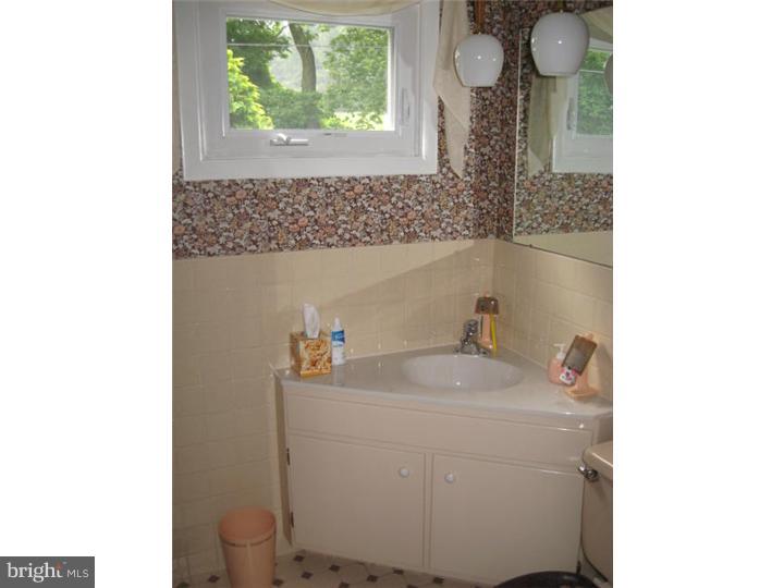 335 Holland Street Reading, PA 19607 - Photo 11 of 20
