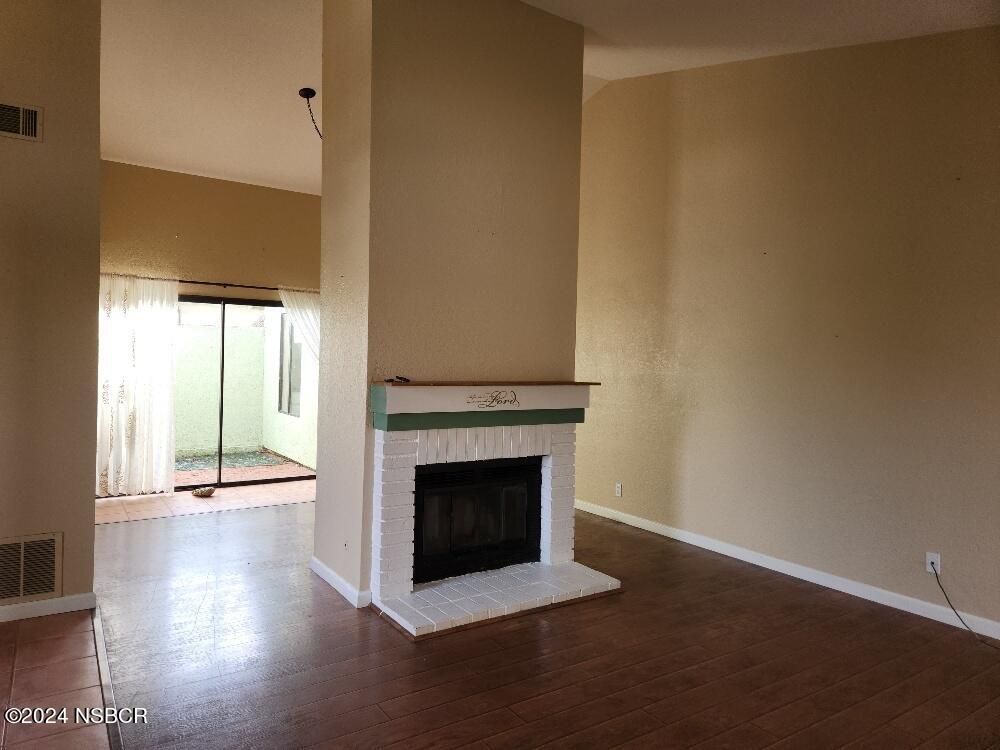1217 Primrose Court Lompoc, CA 93436 - Photo 4 of 15 Living room