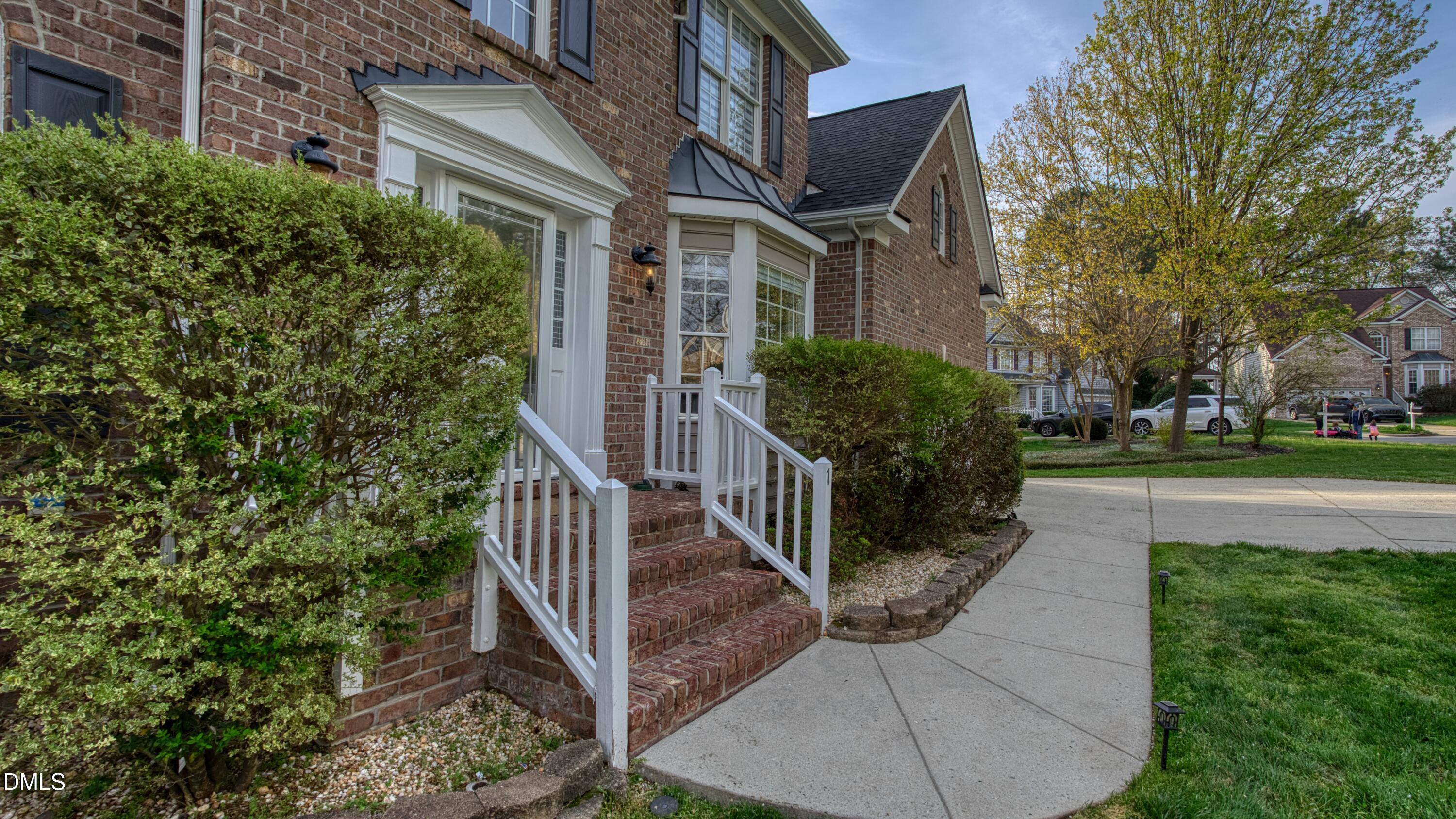 7 Monteith Court Durham, NC 27713 - Photo 5 of 44 DSC00944_HDR (2)