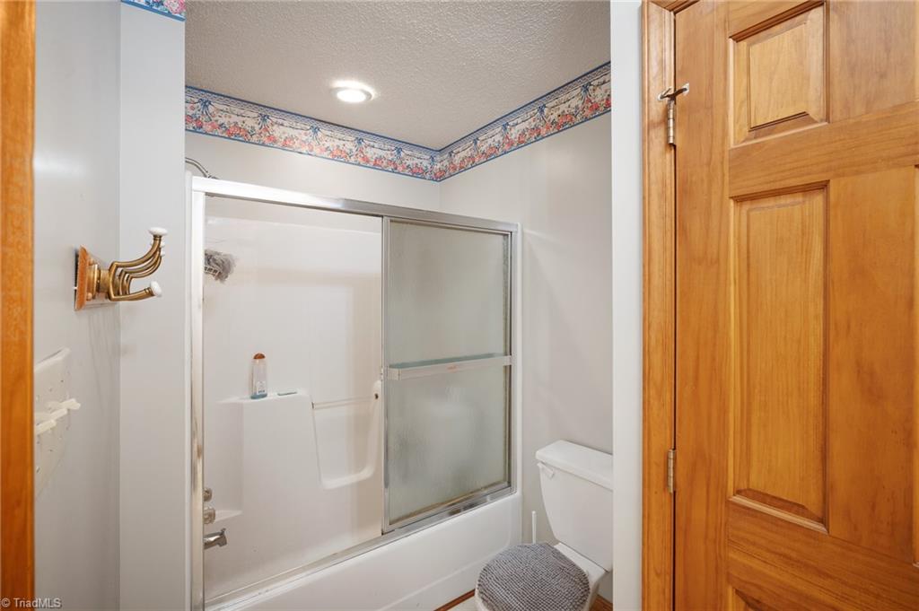 1056 Hasty School Road Thomasville, NC 27360 - Photo 21 of 50