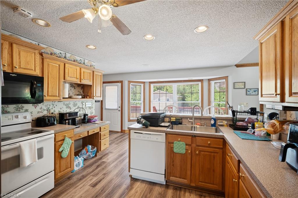 1056 Hasty School Road Thomasville, NC 27360 - Photo 10 of 50