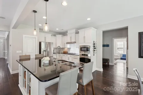 $675,000 | 10201 Daufuskie Drive, Charlotte, NC 28278