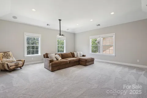 $675,000 | 10201 Daufuskie Drive, Charlotte, NC 28278