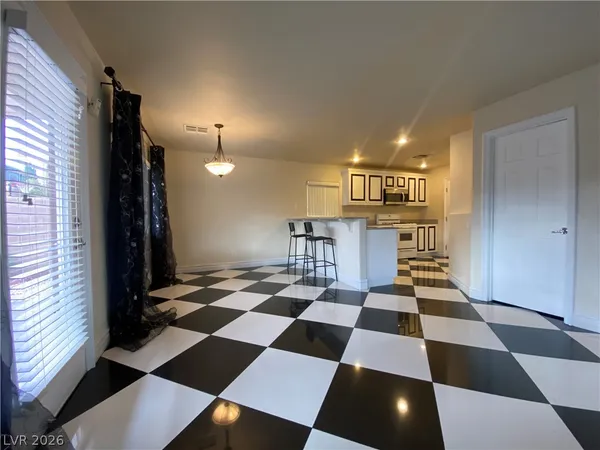 $2,195 | 175 Real Long Way, Las Vegas, NV 89148