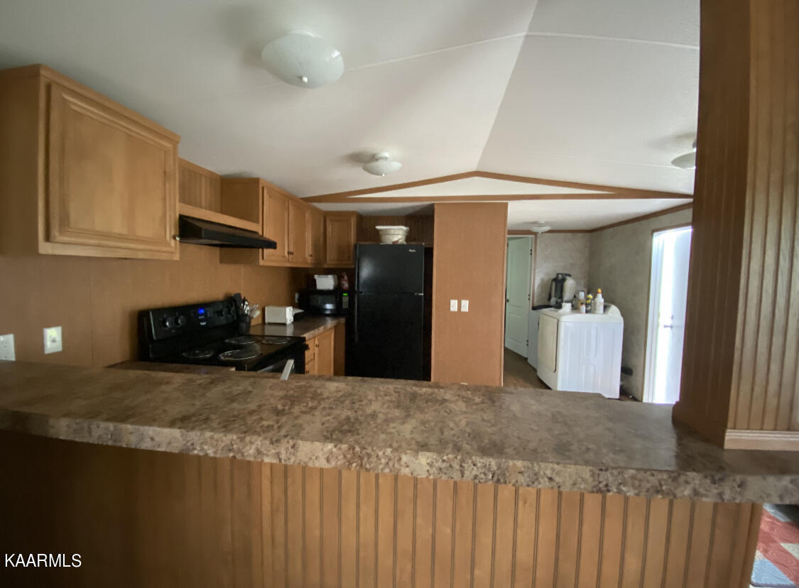 1625 Machine Branch Road Ewing, VA 24248 - Photo 31 of 60 breakfast bar in S/W