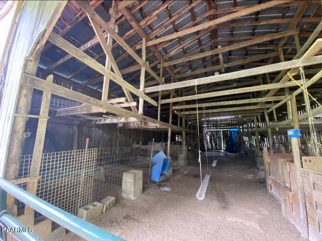 1625 Machine Branch Road Ewing, VA 24248 - Photo 46 of 60 barn