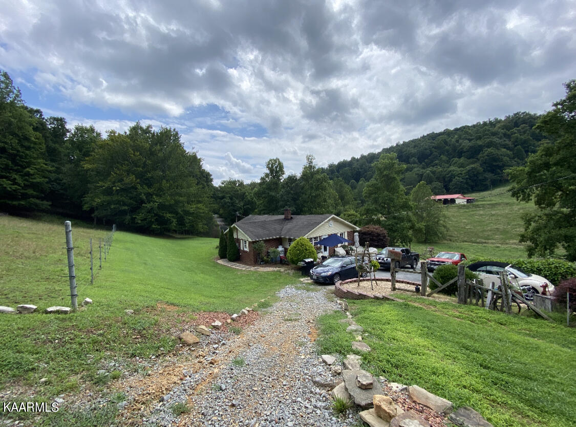 1625 Machine Branch Road Ewing, VA 24248 - Photo 10 of 60 view