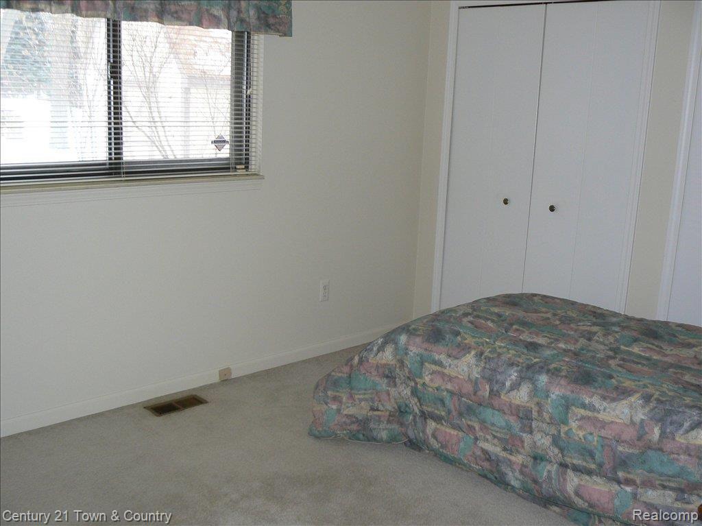 2380 Lassiter Drive Rochester, MI 48309 - Photo 10 of 25 Bedroom No 2