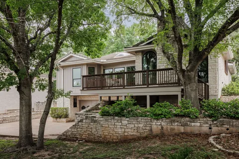 $995,000 | 39 Stillmeadow Drive, The Hills, TX 78738