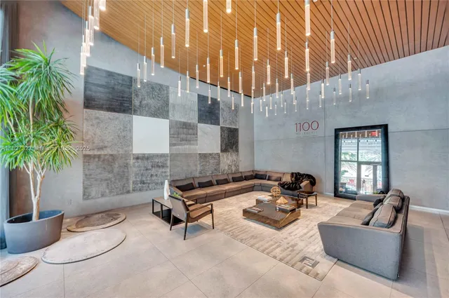 $3,900 | 1100 South Miami Avenue, Unit 2007, Miami, FL 33130