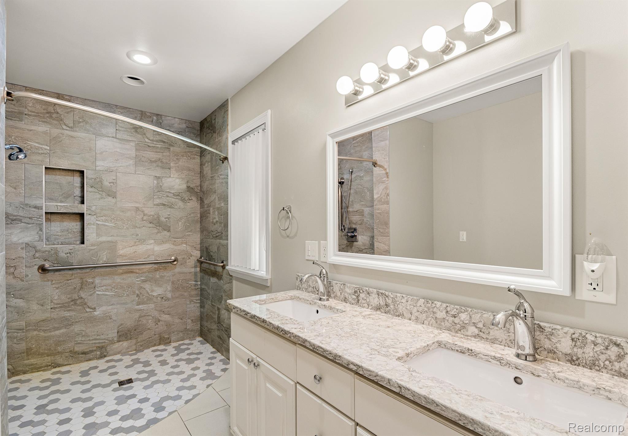 6161 Latson Court Howell, MI 48855 - Photo 14 of 60 Gallery Image 14