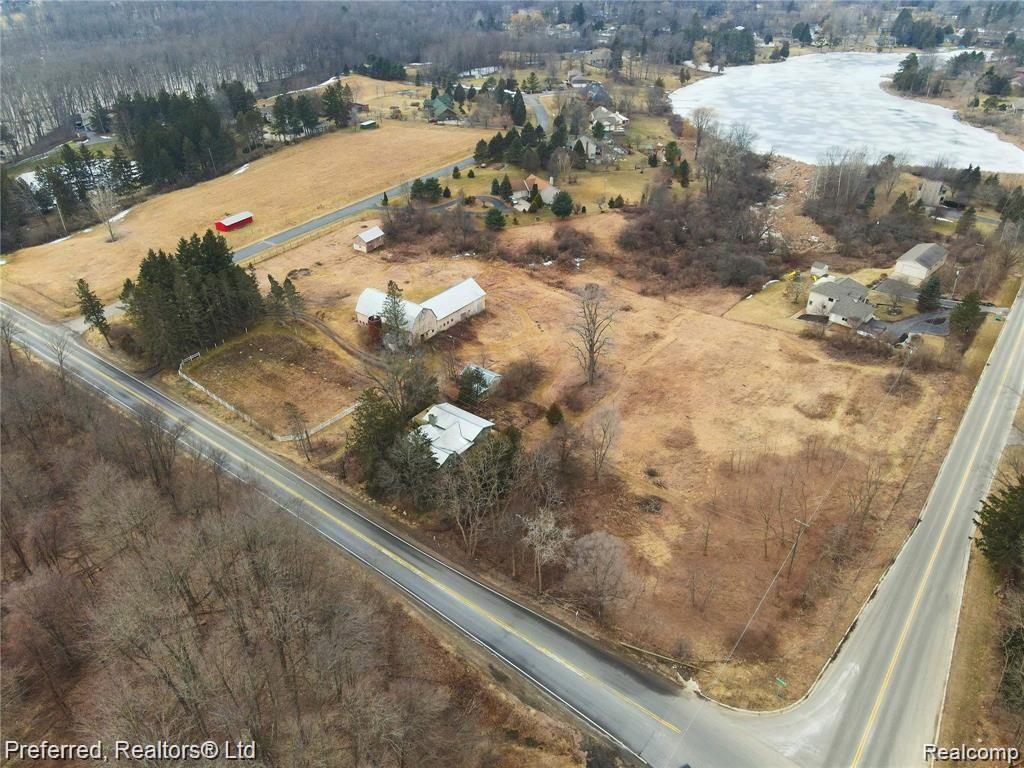 5538 Grange Hall Road Holly, MI 48442 - Photo 33 of 42