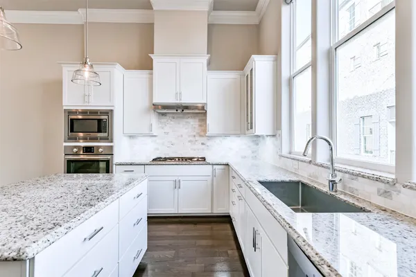 $2,995 | 9507 London Bridge Station, Houston, TX 77045