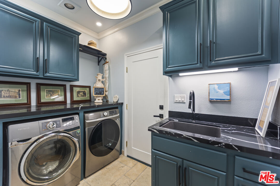 6738 Andover Lane Los Angeles, CA 90045 - Photo 24 of 24 a kitchen with stainless steel appliances granite countertop a sink a stove and cabinets