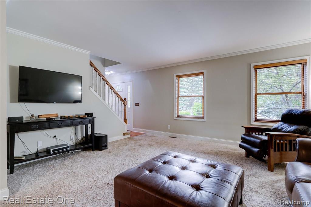6488 Orion Road Rochester Hills, MI 48306 - Photo 3 of 28