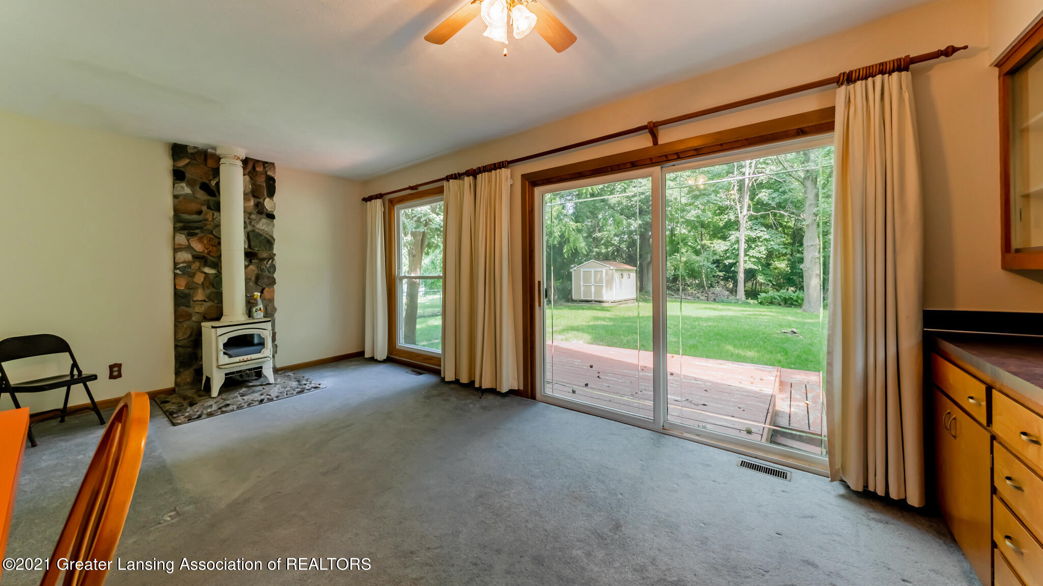 3025 Pleasant Grove Road Lansing, MI 48910 - Photo 15 of 21 Family Room