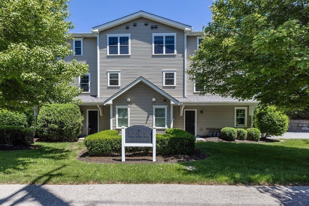 30 Webster Street, Unit 4 Needham, MA 02494 - Photo 26 of 28